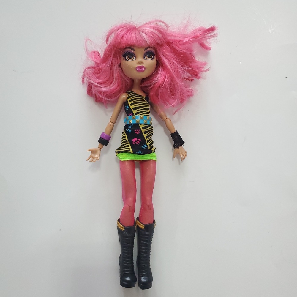 Monster High Doll 13 Wishes Howleen Wolf Mattel 2011 As Shown Shoes Bracelets